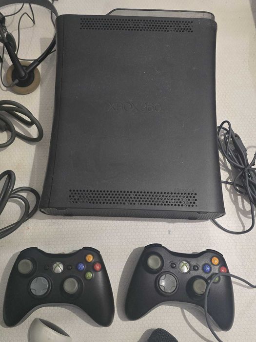 XBOX 360 "chipada" rola jogos gravados com todos os extras