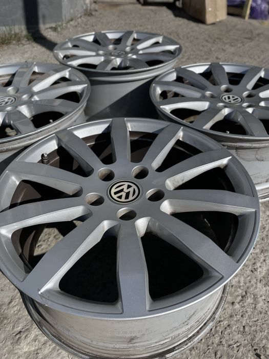 Продам комплект різношироких титанових дисків Volkswagen 5/130 R19