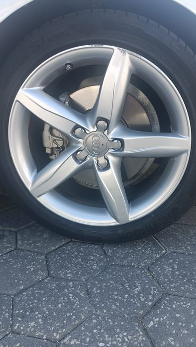 Vendo jantes Audi, jante 18, pneus frente completamente novos,