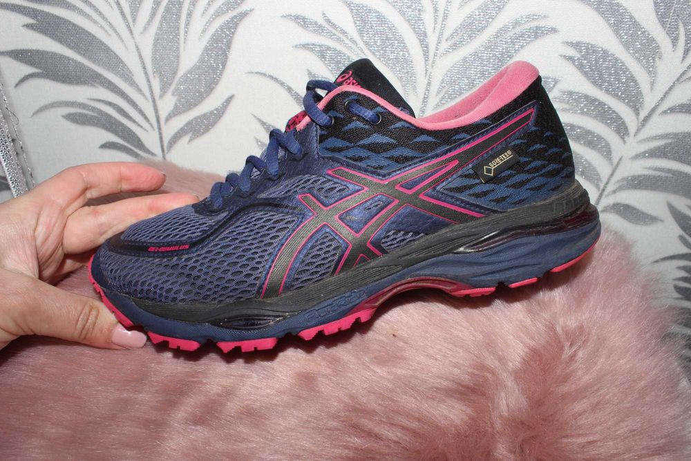 Asics кросівки 23.8 см устілка