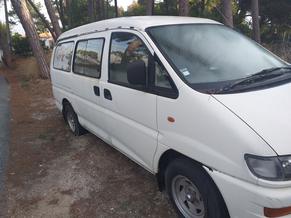 Mitsubishi  L400