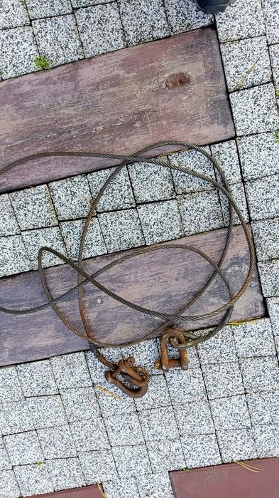 Gruba lina stalowa zaczepy