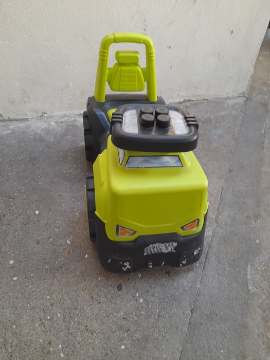 Carro pra criança ate 3 anos