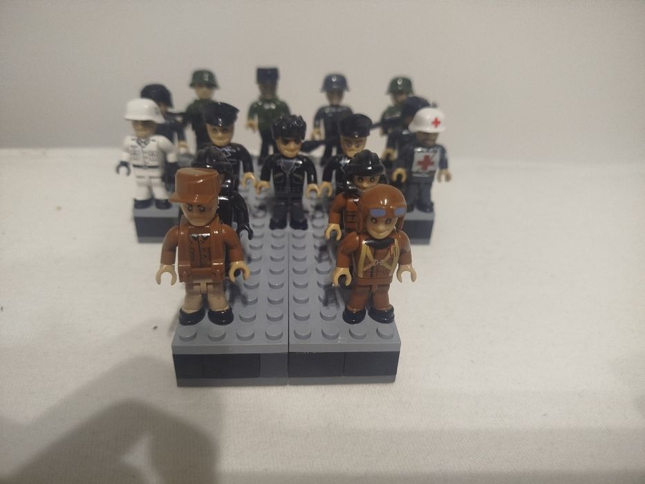 Figurki Zestawów Cobi