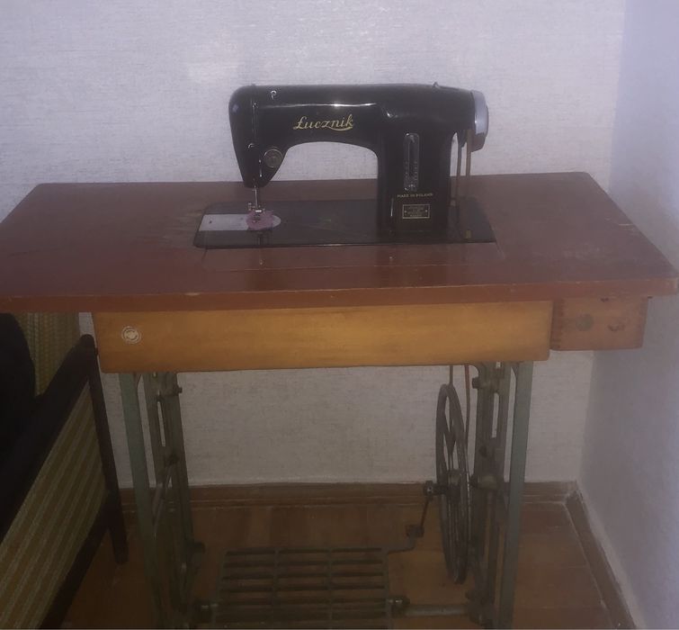 Продам швейную машинку Luchnik