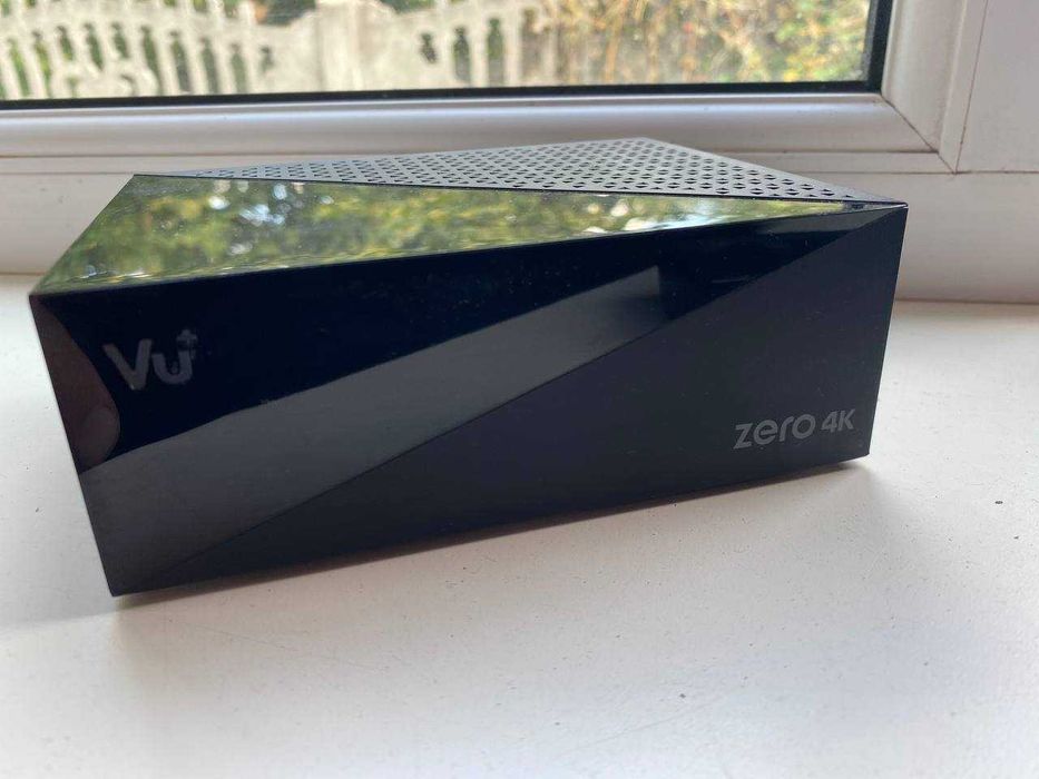 Продам спутниковый ресивер vu+zero 4k