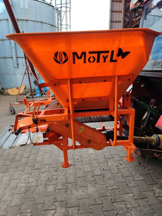 Rozsiewacz do nawozu piasku soli Motyl