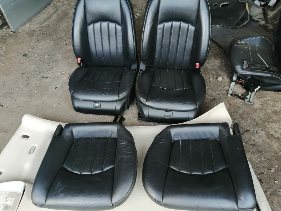 Wnętrze Fotele Mercedes CLS w219 Czarna skóra Boczki Kanapa tył Wysylk