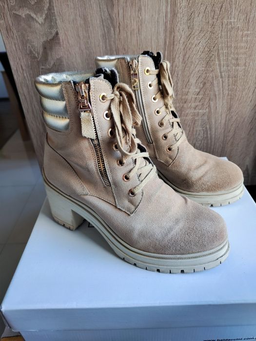 Botki skórzane welurowe