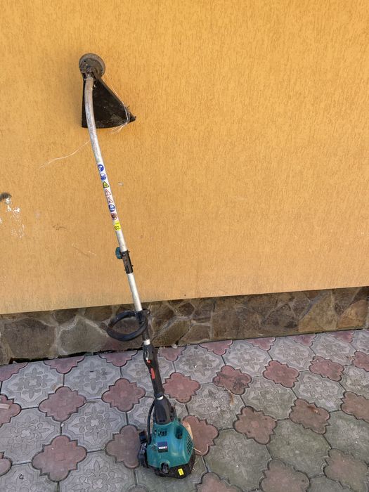 Тример для газону