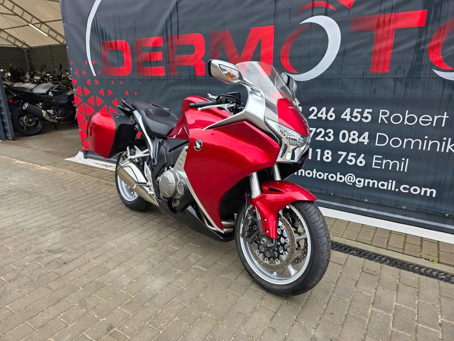 Honda VFR VFR 1200F Piekna 40000km Kufry Raty Kredyt Transport