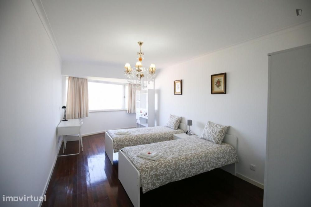 Quarto - localizado em Olaias Lisbon