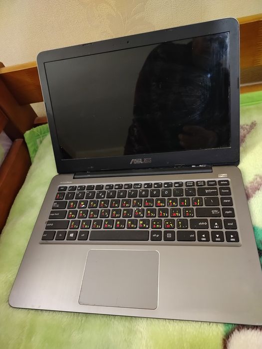 Продам ноутбук Asus e403n