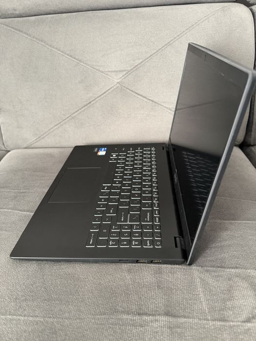Laptop MSI  Modern 15 B11M