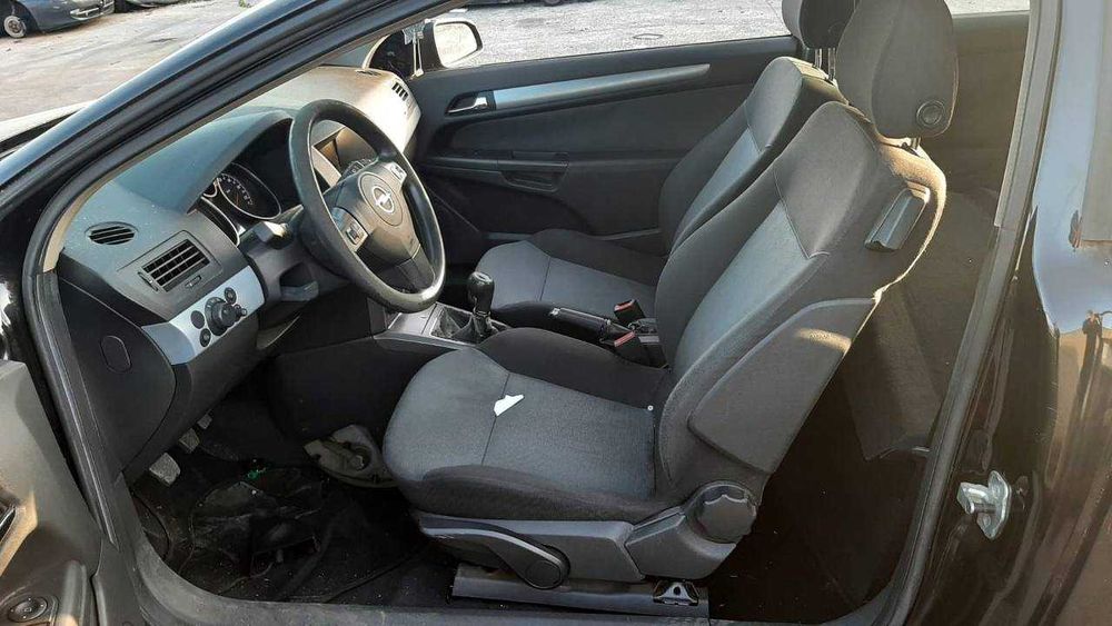 Розборка Opel Astra H GTC Z17DTH, шрот, автозпчастни