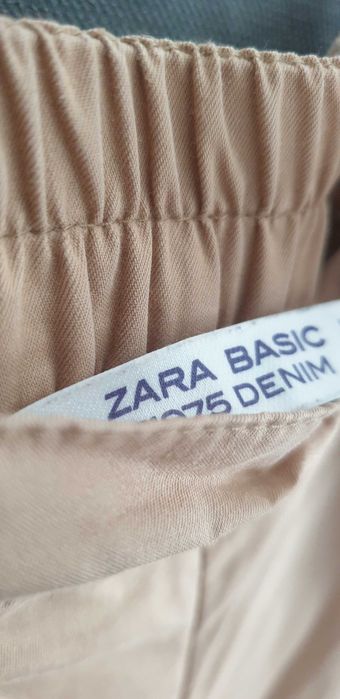 Calças largas da Zara
