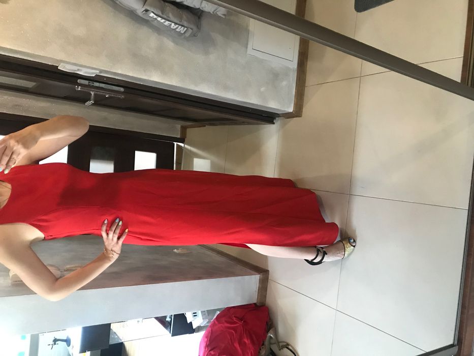 Czerwona , długa sukienka