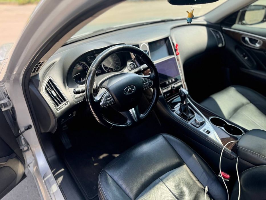 Infiniti Q50 3.5hydrid кращий седан в класі на найкращому двигуні