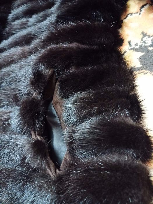 Продам шубу Норка. Розмір S (44).