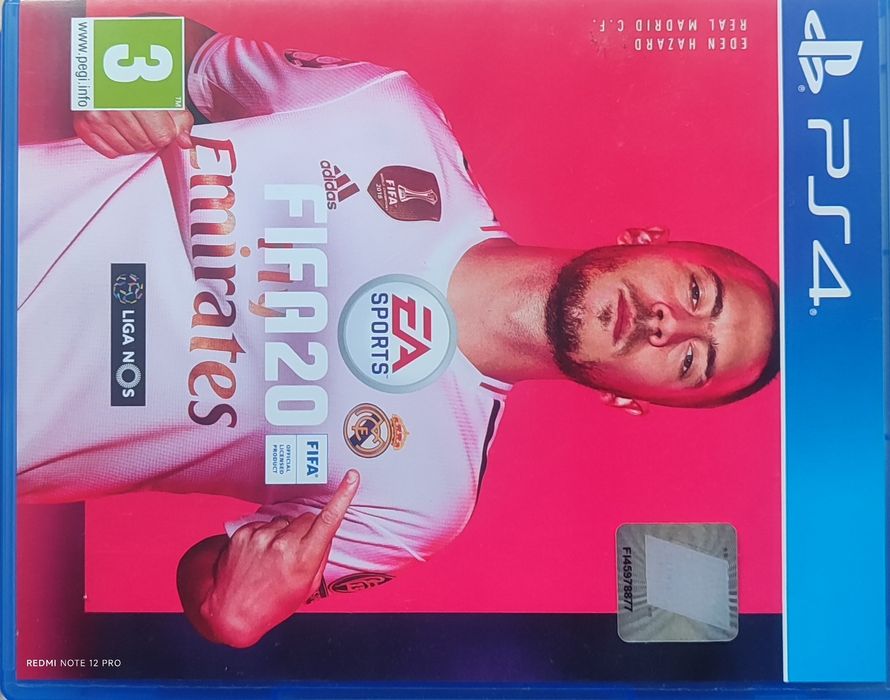 PS4 1TB + 2 Comandos + Suporte Carregador + 6 Jogos