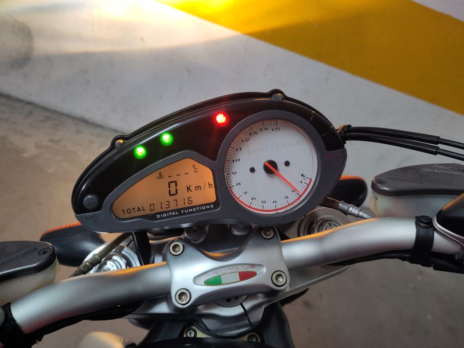 MV Agusta Brutale 910S