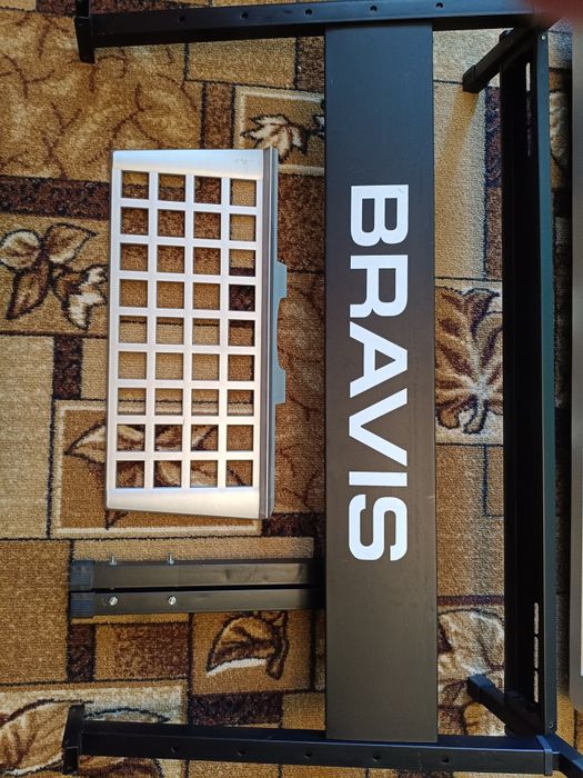 Продам синтезатор Bravis КВ 920