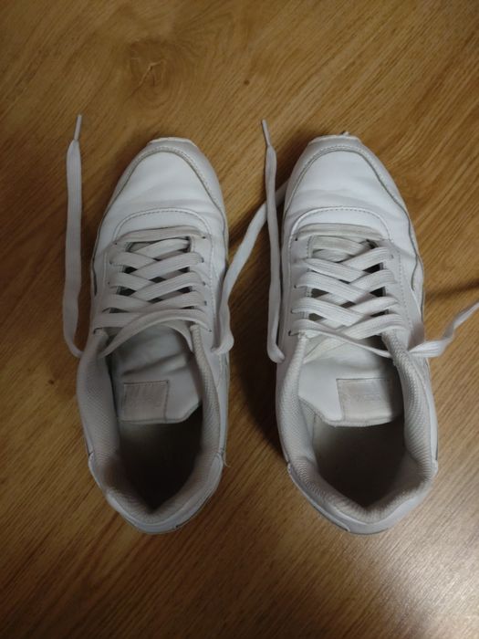 Buty sportowe adidasy Reebok białe rozmiar 36,5 dł wkładki 235mm