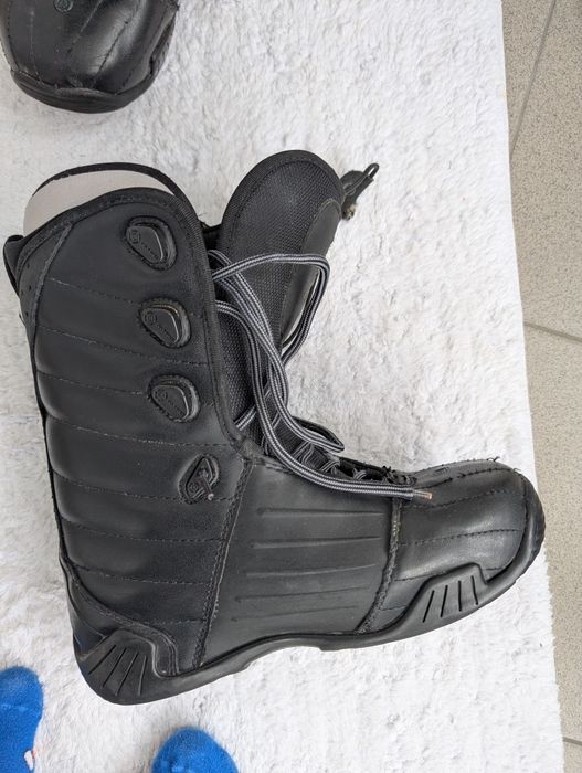 Взуття для борда