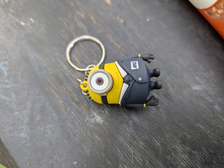 Очкоглазий міньйон Bob snail