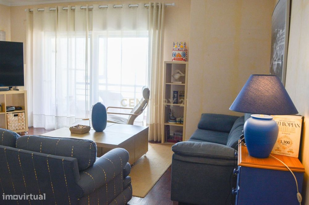 T2 Mobilado com Vista Mar | Guia de Cascais