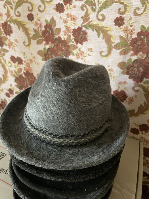 Капелюхи різні 6 шт