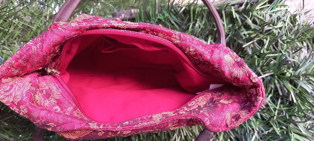 Mala de Mão Jacquard Floral com Bordado de Contas Metálicas – Exclusiva
