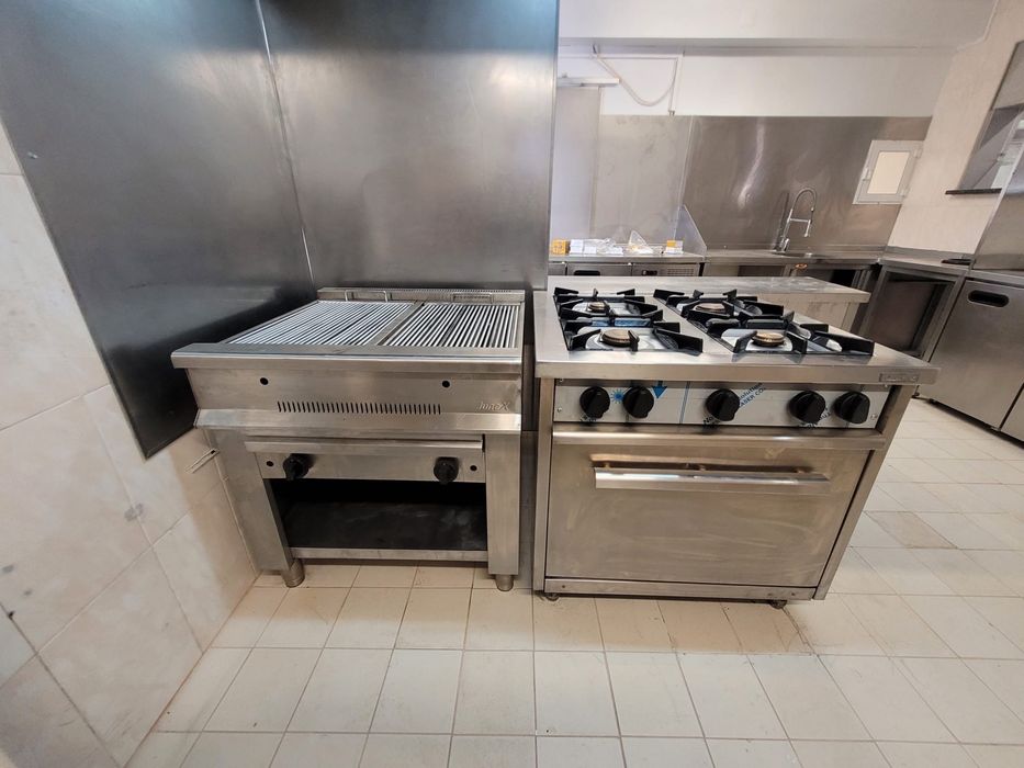 Lote de equipamentos completo para restaurante ou café