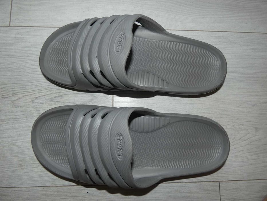 buty / klapki  męskie 48