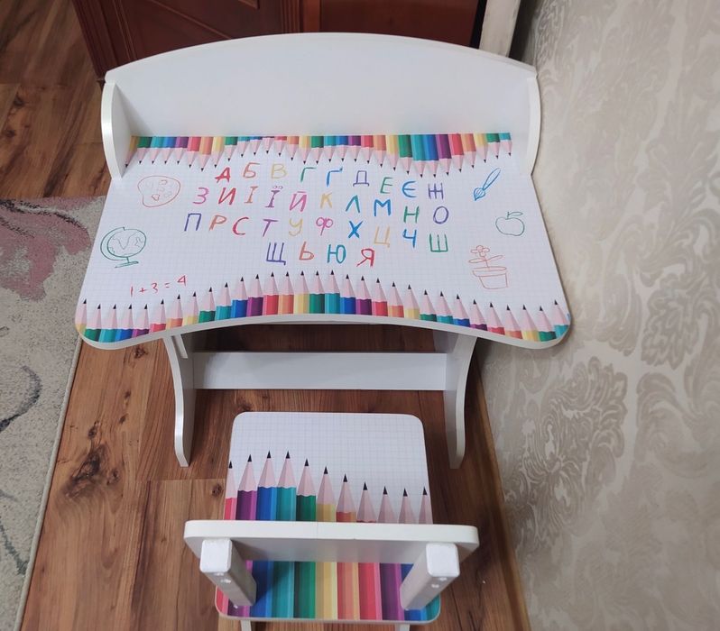 Дитячий стiл зi стiльцем