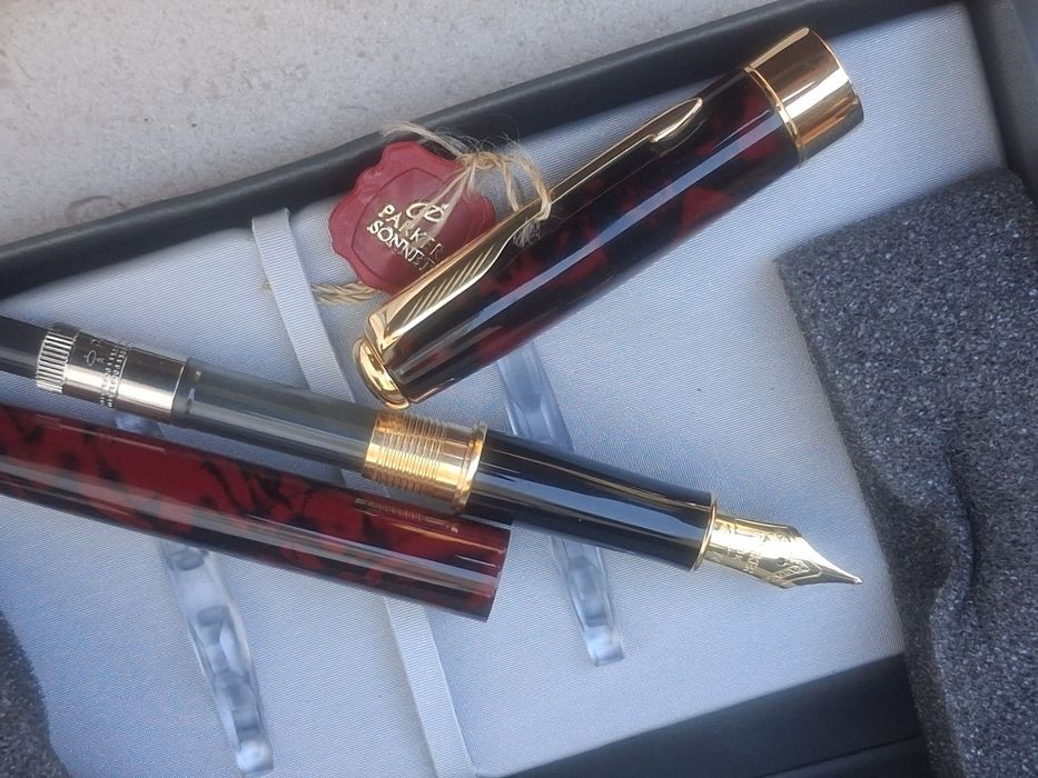 Caneta tinteiro Parker Sonnet laca aparo 18K