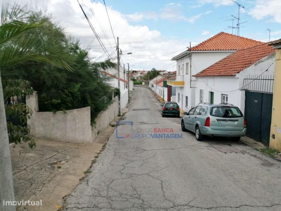 Moradia T2 em Riachos (PARTE EM DIVISA)