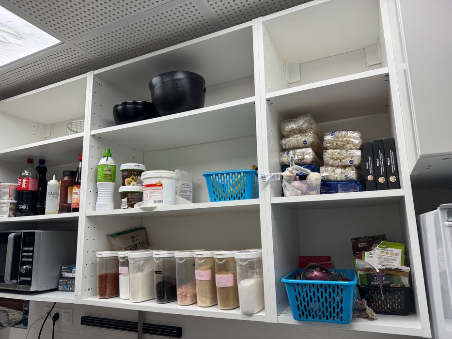 Szafki kuchenne wiszące IKEA białe