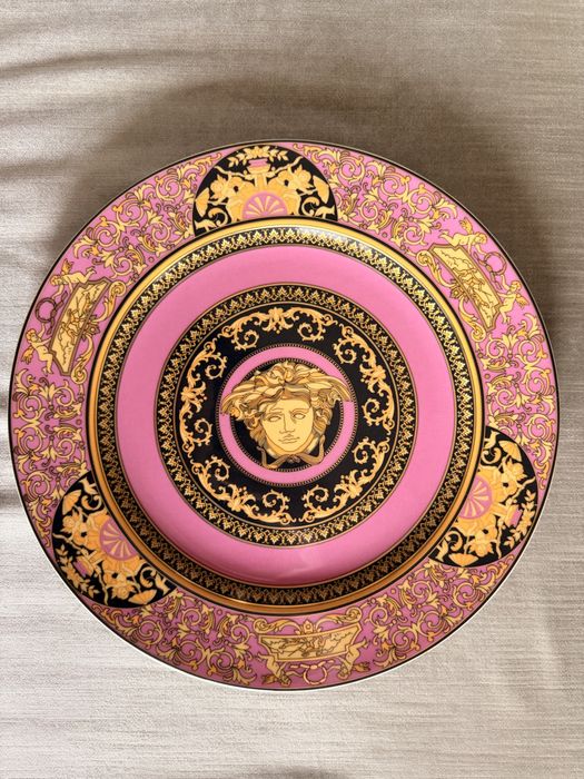 Rosenthal x Versace Medusa Pink – Exclusively Made for Donatella Versace | Kolekcjonerski Talerz