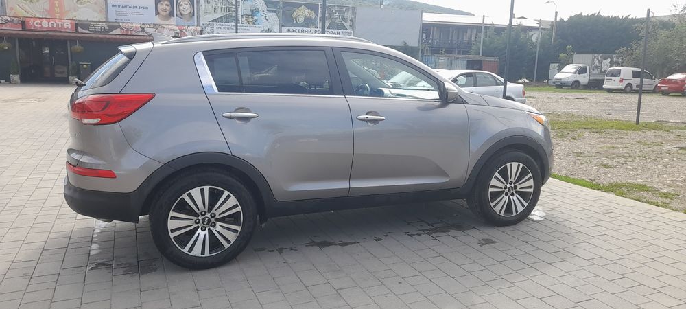 Продам Kia Sportage LX,  2.4,  2014 г.в.