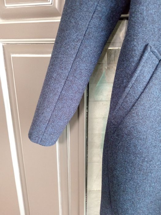 Пальто з поясом.