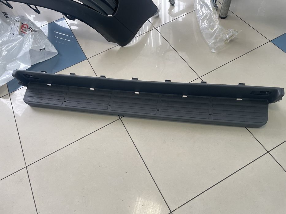 Задня підніжка бампера Mercedes Benz Sprinter 903