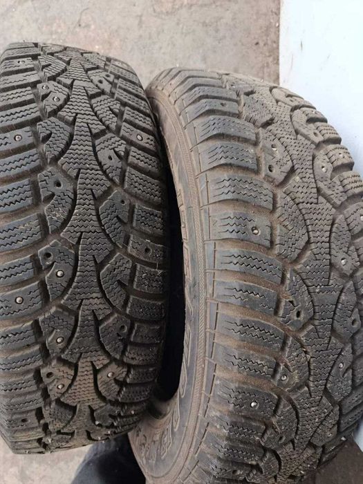 продам зимнюю резину 1500 грн за две штуки