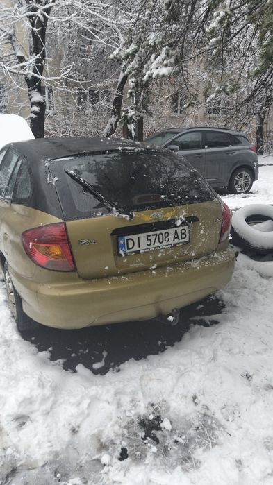 Кіа Ріо 1 покоління