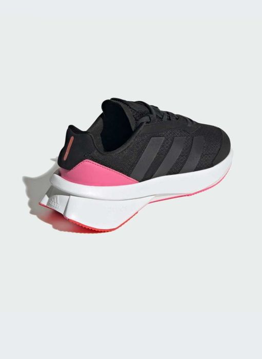 Кроссовки Adidas женские