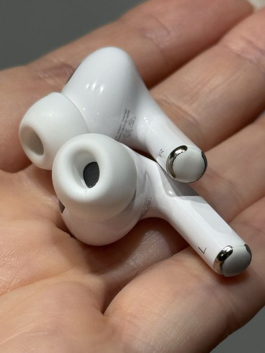 Навушники Apple AirPods Pro 2