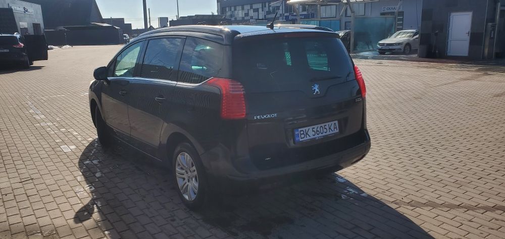 Peugeot 5008 1.6 дізель