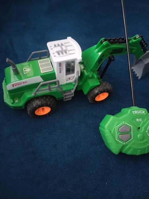 Traktor zdalnie sterowany