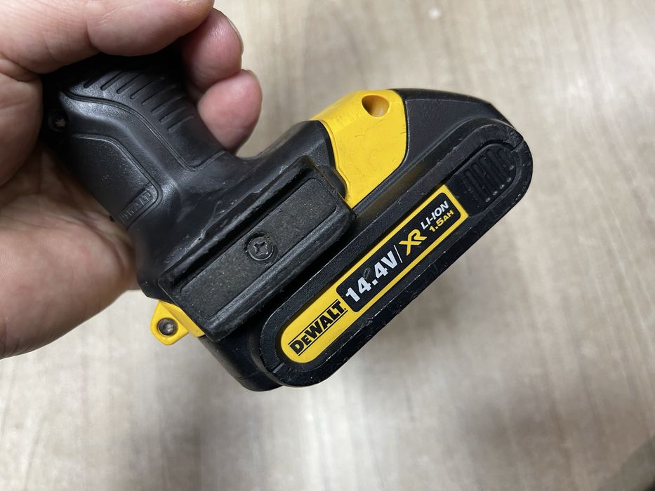 Dewalt DCD730 / акумуляторний шурупокрут Девольт 14.4V