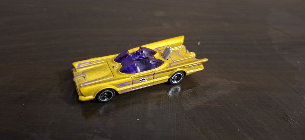 Hot Wheels Batman Batmobile